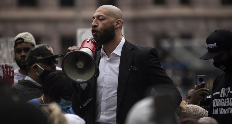 Strah od letenja uništio mu je NBA karijeru. Danas je kandidat za američki Senat