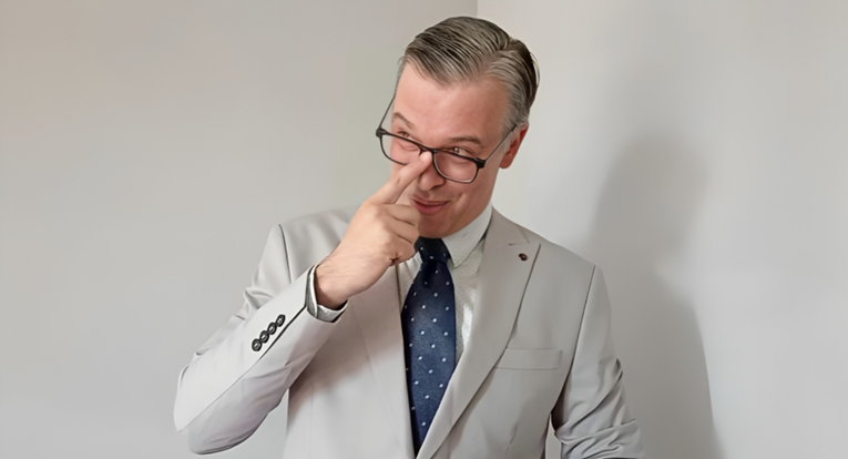 Komičar napisao odu parizeru, urnebesna je: "Niže cene imamo čak i od Hrvata"