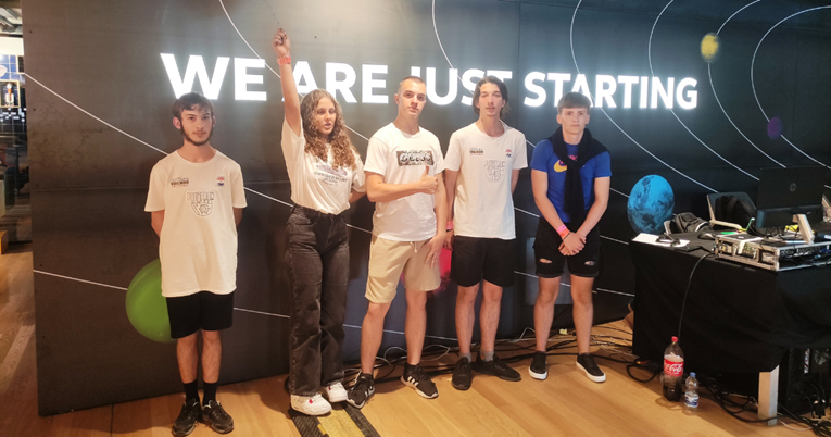 Mladi hrvatski robotičari traže sponzore za prestižno prvenstvo u Singapuru