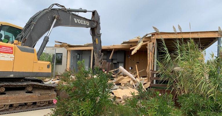 Državni inspektorat: Na Zrću će biti srušeno 124 bespravno izgrađena objekta