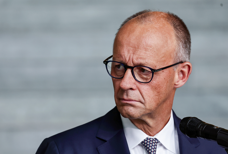 Merz: Uzdrmani smo do temelja