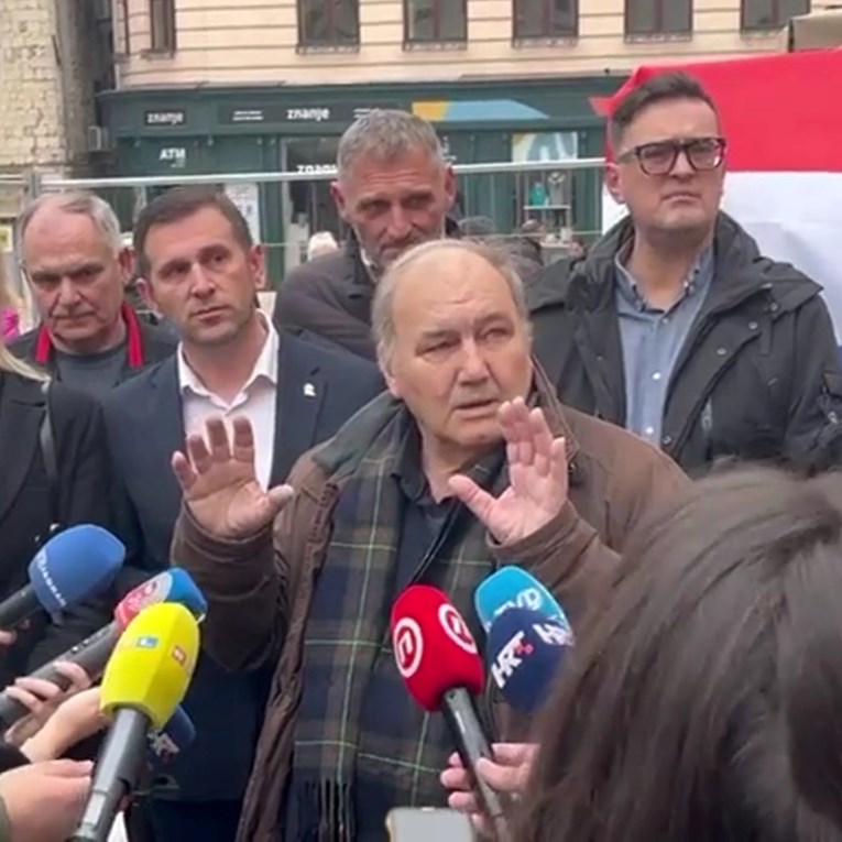 VIDEO Incident na prosvjedu u Splitu, HDZ-ovac novinaru: "Ti si k**ac!"