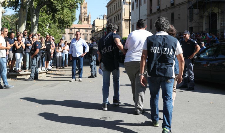 U akciji protiv talijanske mafije uhićeni političari, odvjetnik i policajac