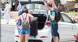 Taksist Šveđanima vožnju od Zadra do Splita naplatio 3250 kuna