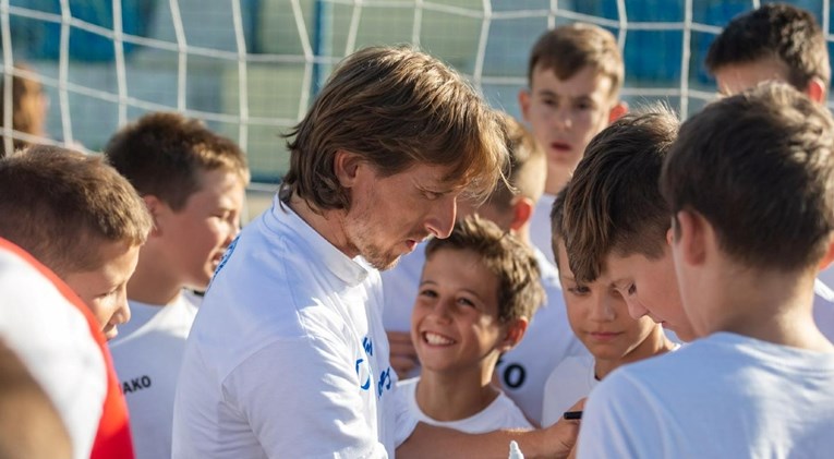 Modrić obukao majicu s posebnom porukom i obradovao mlade igrače svog matičnog kluba