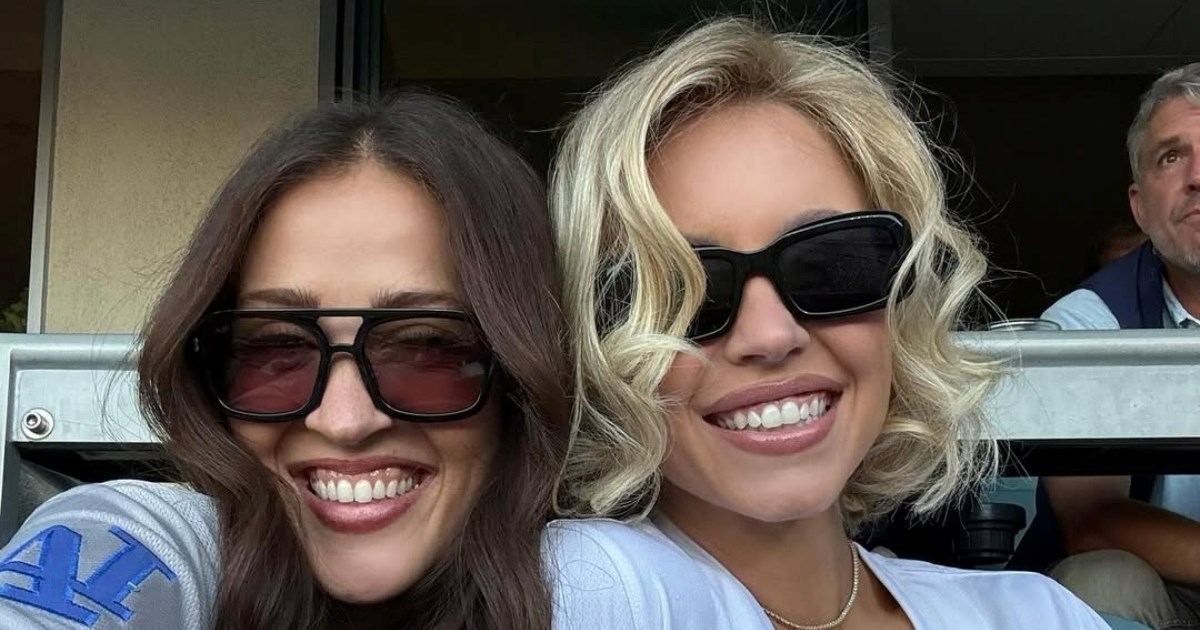 Navijački stil Sydney Sweeney: Dres, kratke hlačice i skupa torbica