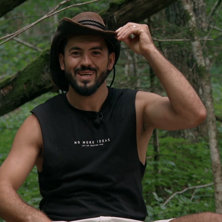 "Šokirana sam, dvoličan je": Haris postao vođa na Farmi i iznenadio izborom sluga