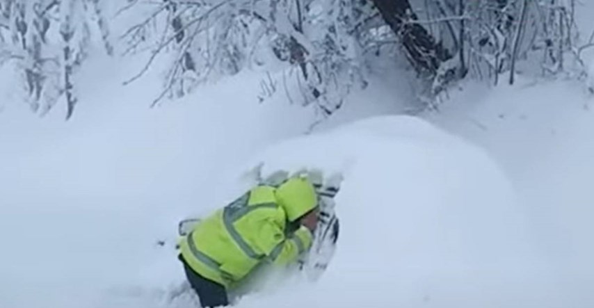 Obilni snježni nanosi zarobili domaće turiste u Pakistanu, poginula 21 osoba
