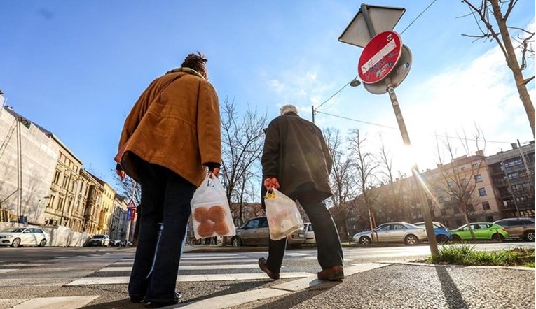 HZMO od 17. prosinca isplaćuje naknadu starijim osobama. Iznosi 150 eura