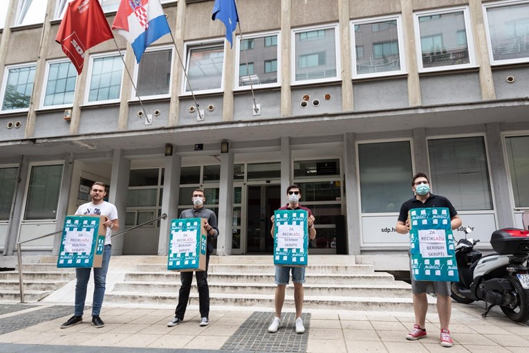 VIDEO Mladi HDZ-ovci došli pred SDP, rugali se Bernardiću zbog sučeljavanja