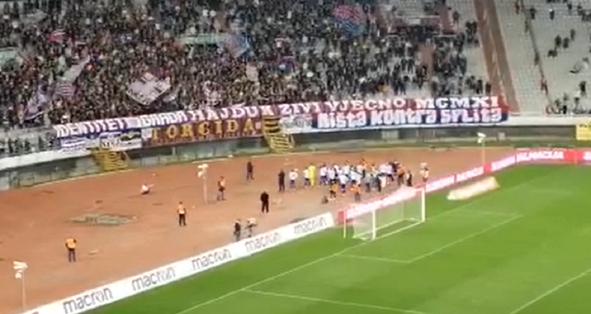 VIDEO Torcida skandirala "Gazi purgere" pa od igrača zatražila pobjedu u derbiju