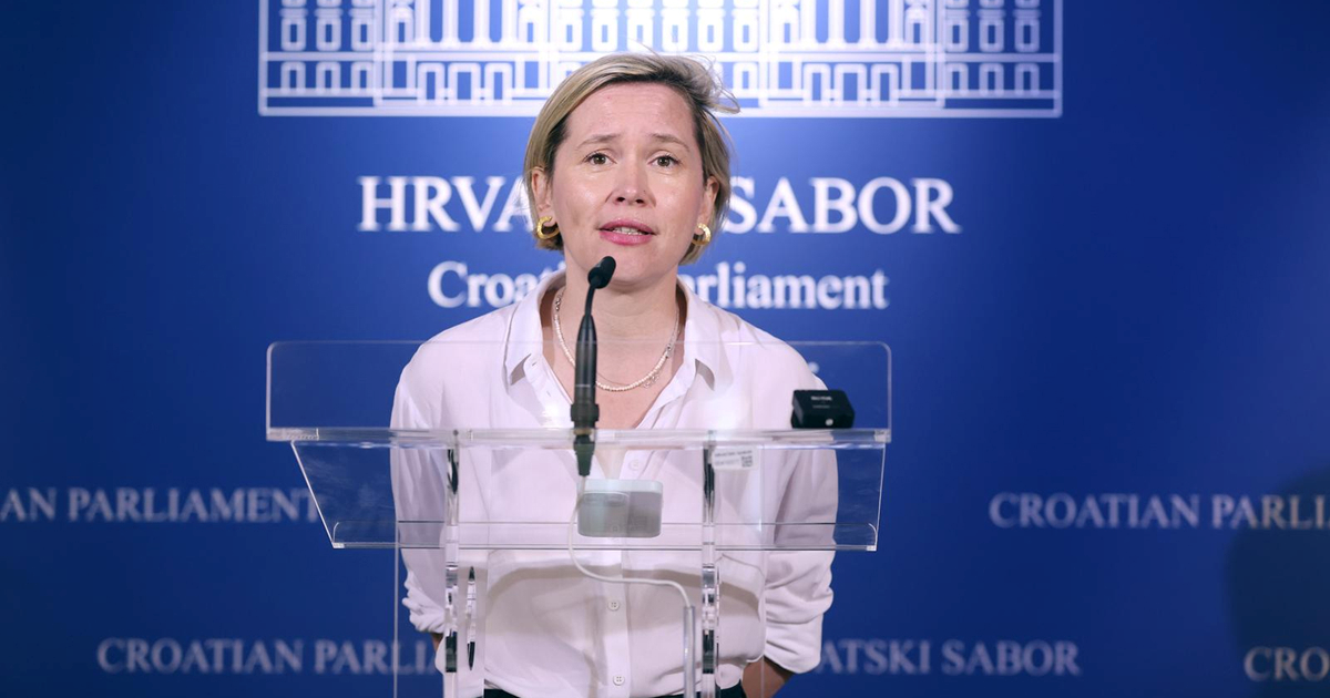 Miletić: Romi pale gume. Dim suklja u zrak devet metara od Kupe i kupališta