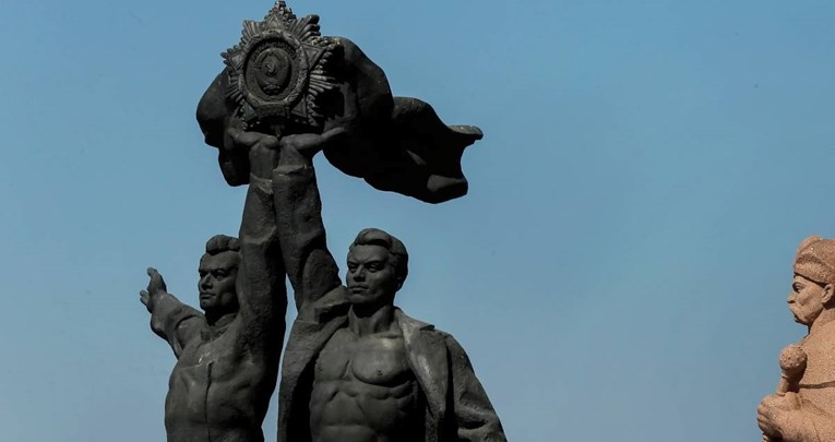 Kijev preimenovao spomenik prijateljstva s Rusijom u spomenik slobode Ukrajinaca