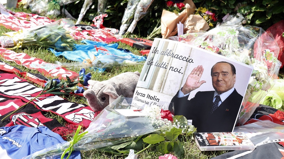 Italija se oprašta od Silvija Berlusconija
