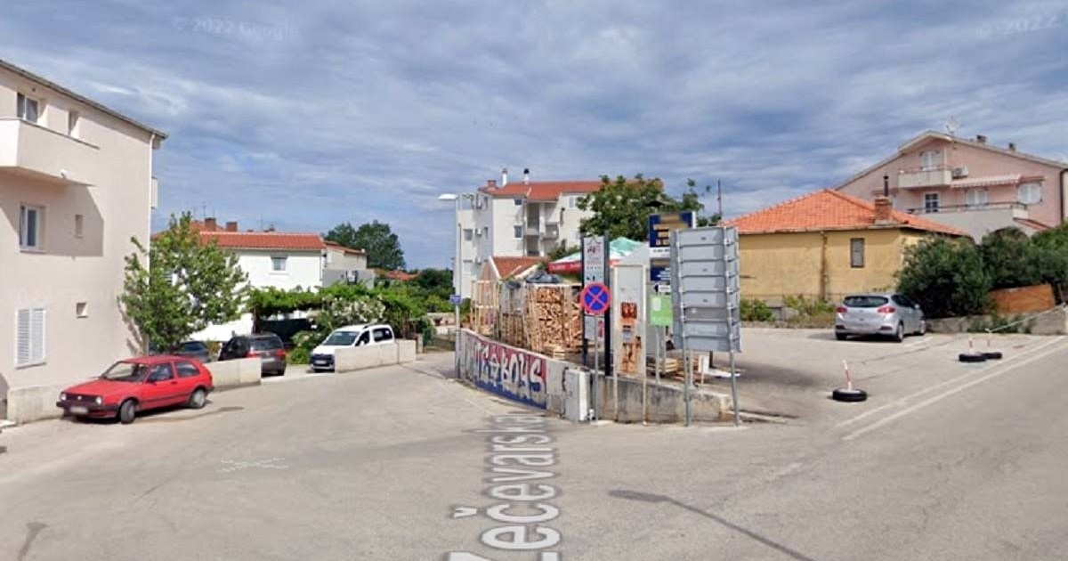 Pijani u Rogoznici udario starca šakom u glavu, prijetio ženi