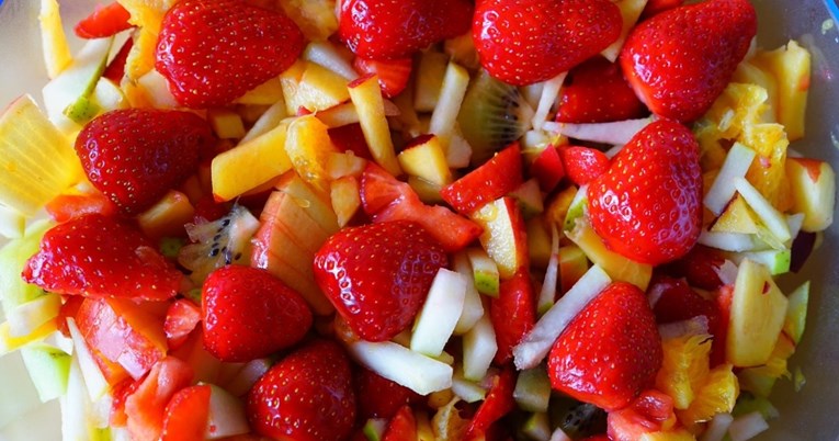 Ovaj iznenađujući sastojak očuvat će svježinu vaše voćne salate