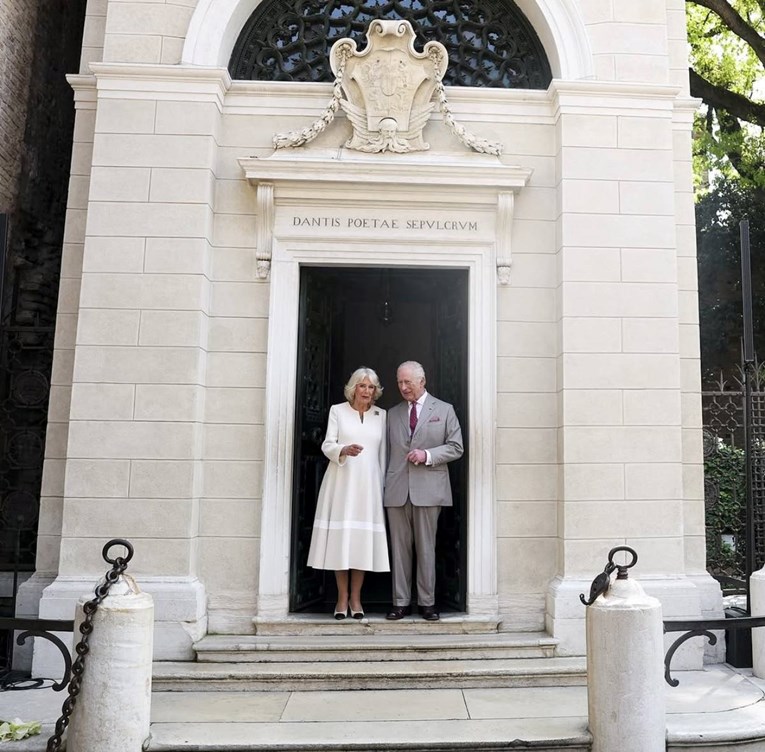 Charles i Camilla posjetili Danteov grob u Ravenni