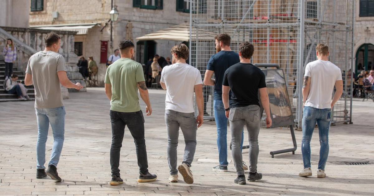 FOTO Ljudi po Dubrovniku već hodaju u majicama kratkih rukava