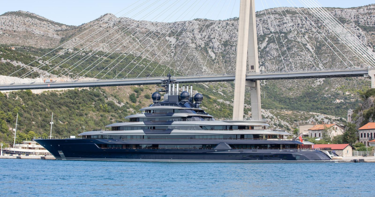 U Dubrovnik stigla jahta od pola milijarde eura, vlasnik je bogati Ukrajinac