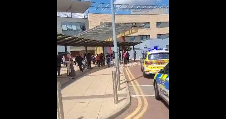 Napad nožem u bolnici u Londonu, dvoje ozlijeđenih. Napadač uhićen