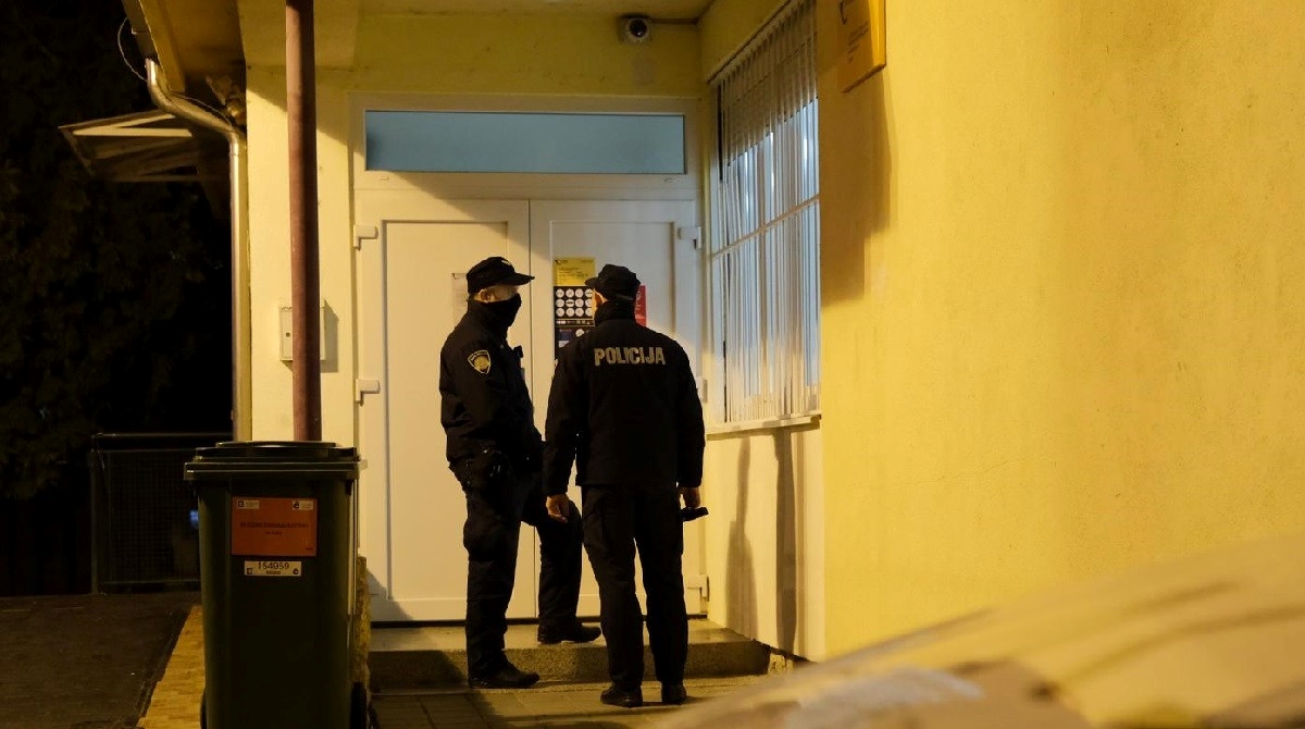 Kod Jastrebarskog opljačkana pošta, lopov zaprijetio pištoljem i ukrao novac