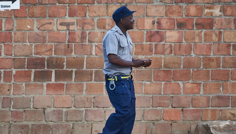 U Zimbabveu uhićen vođa sekte. Govorio da je prorok i zlostavljao je 250 djece