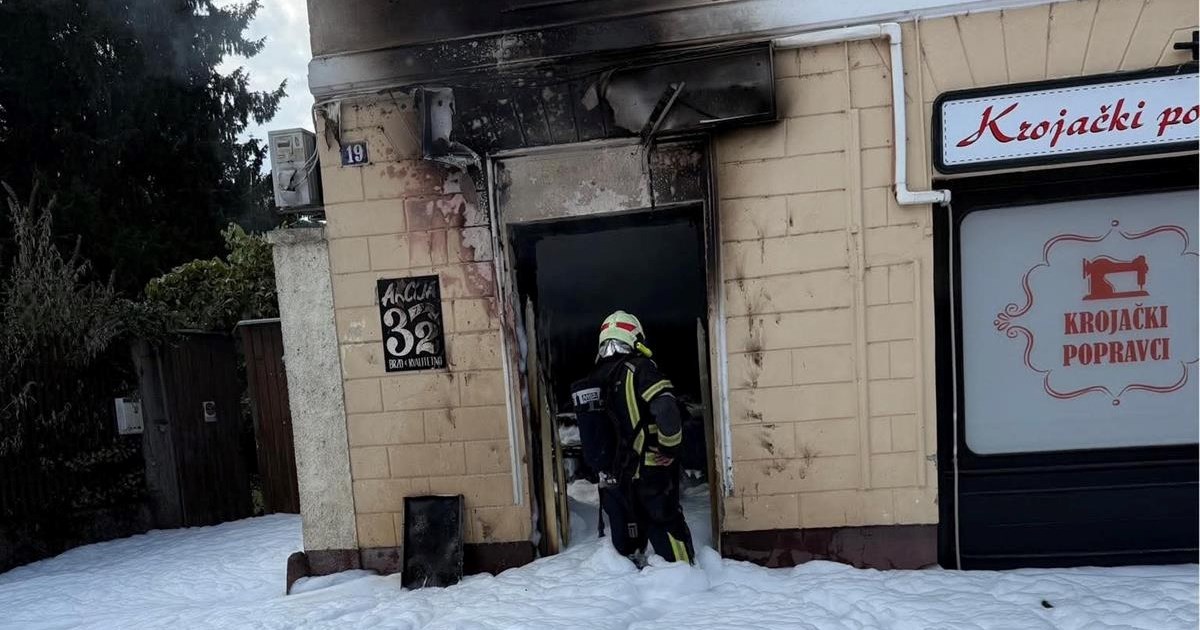 FOTO Izgorjela kemijska čistionica u Samoboru. HZJZ: Ne otvarajte prozore do 6 ujutro