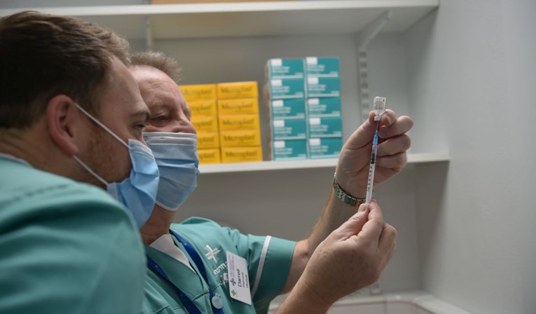 9 od 10 siromašnih zemalja moglo bi ostati bez cjepiva, u Kanadi trostruke zalihe