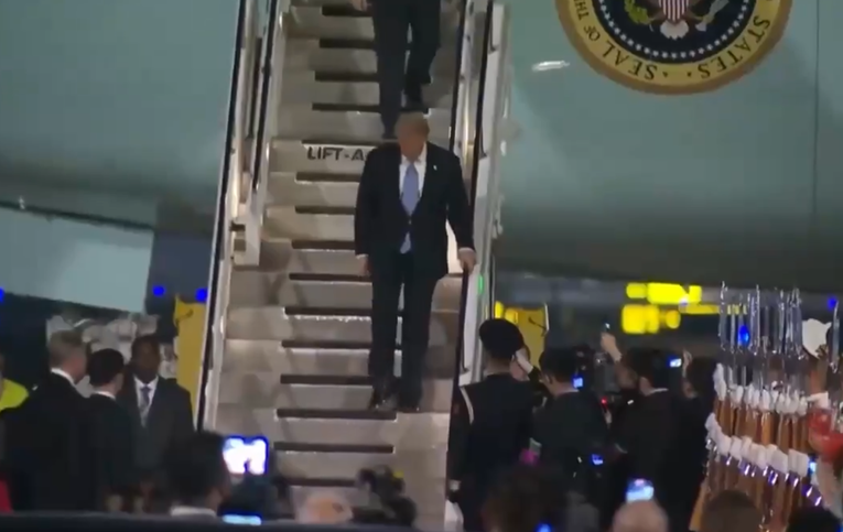Politico: Trump je u Kinu išao moliti pomoć oko Irana