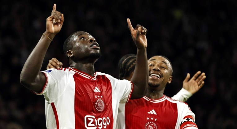 Ajax utrpao četiri gola i pobjegao iz zone ispadanja. Šutalo i Sosa igrali