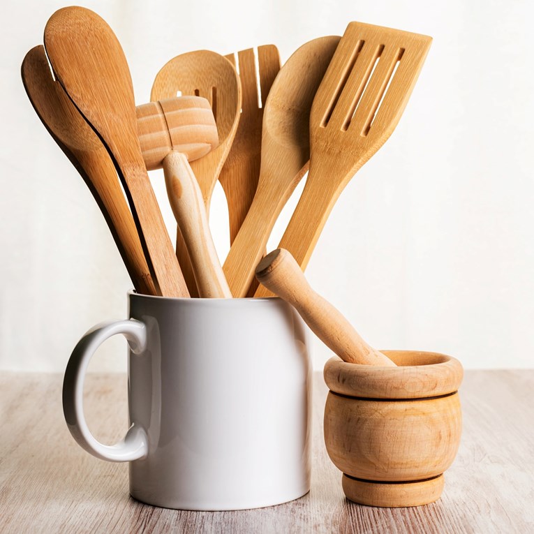 Znate li čemu zapravo služi rupica na kuhači? Nije za vješanje i jako je korisno