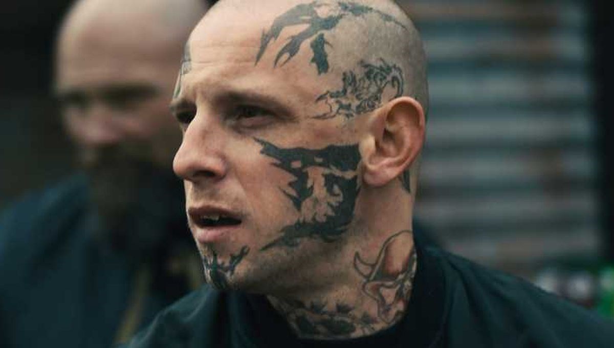 Bio je član brutalne bande skinheada, a kad je pobjegao život mu je postao pakao