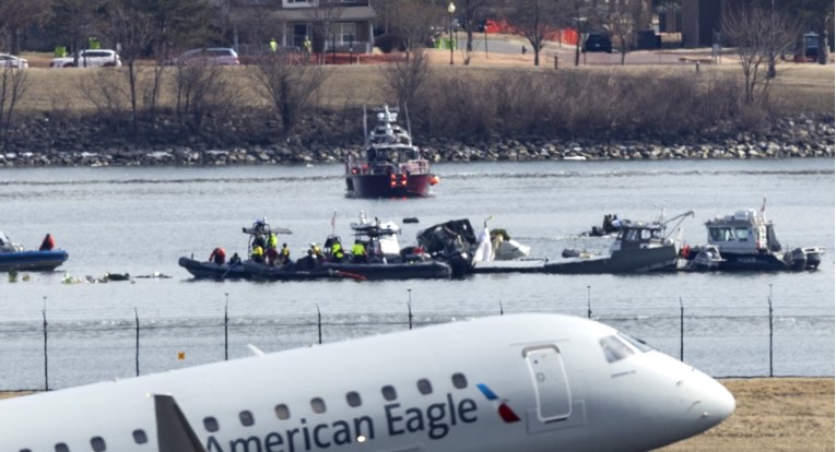 U sudaru aviona i helikoptera poginuli i Rusi. Rusija: Hvala SAD-u na pomoći