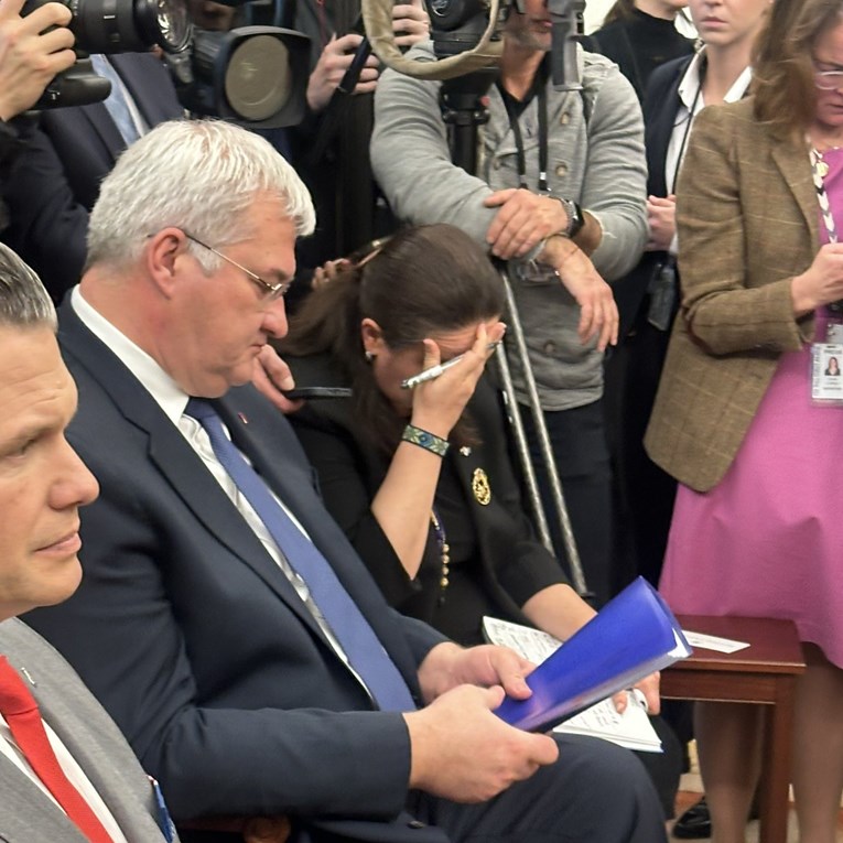 VIDEO Ovako je izgledala ukrajinska veleposlanica za vrijeme svađe Trumpa i Zelenskog