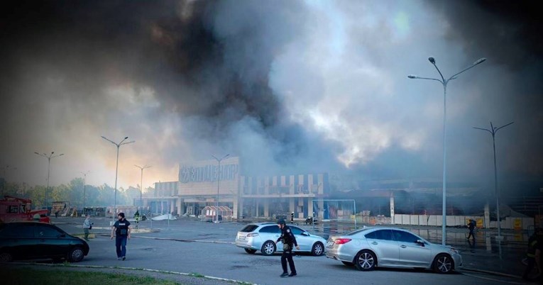 Rusi napali trgovački centar u Harkivu, najmanje 2 mrtva: "Ovo je čisti terorizam"