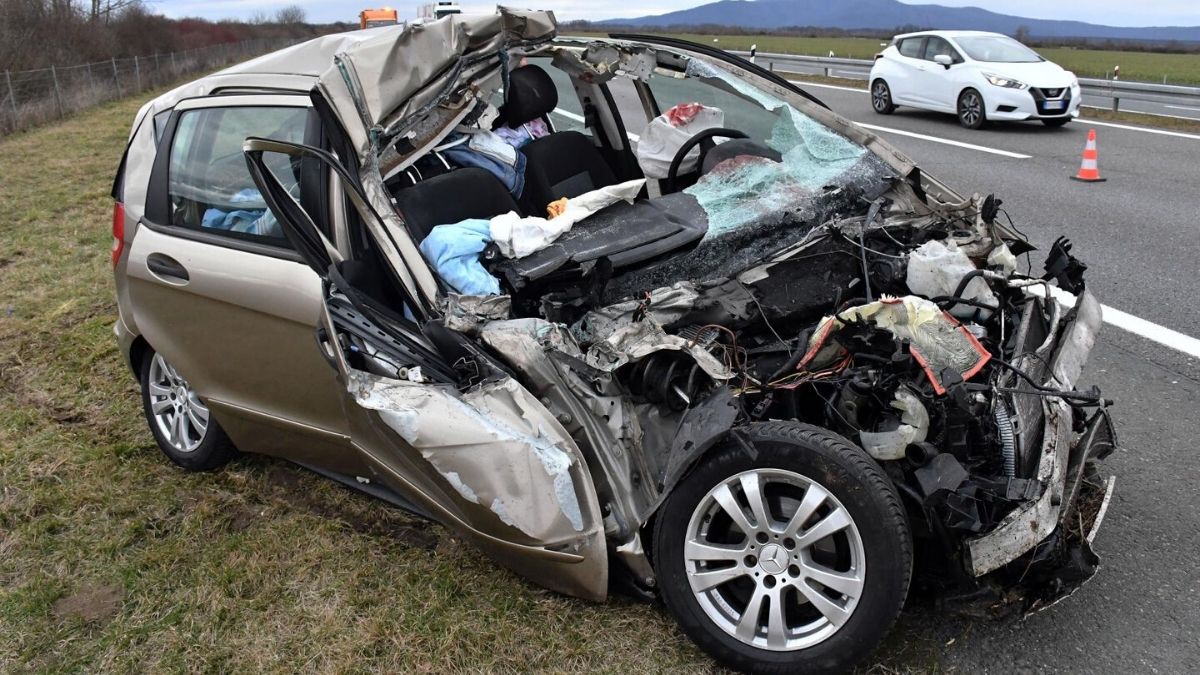 Teška nesreća na A3: Udario u kamion HV-a i poginuo, dvojica vojnika u bolnici