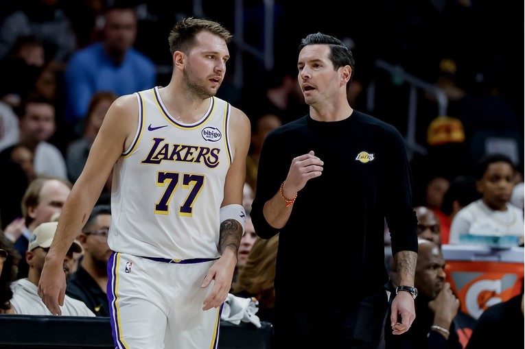 Težak udarac za Lakerse. Ne znaju kad će se vratiti Dončić