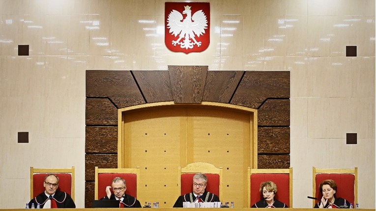 Poljski sud odgodio odluku o primatu prava EU