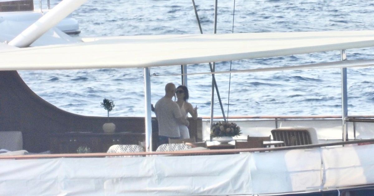 FOTO Jeff Bezos i Lauren Sanchez snimljeni na jahti u Hrvatskoj
