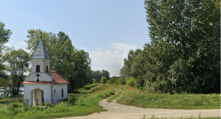 Mladi vozač poginuo u Rešetarima. Bez vozačke jurio poljskim putem i sletio u kanal