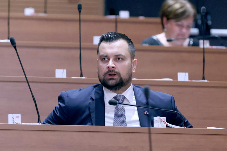 Svađa u Saboru zbog štrajka u Zagrebu. Hodžić: Dva "bosandžerosa" su za sve kriva?