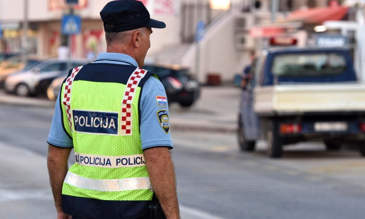 Muškarac umro u centru Šibenika: “Ukrao je rum i srušio se u pekari"