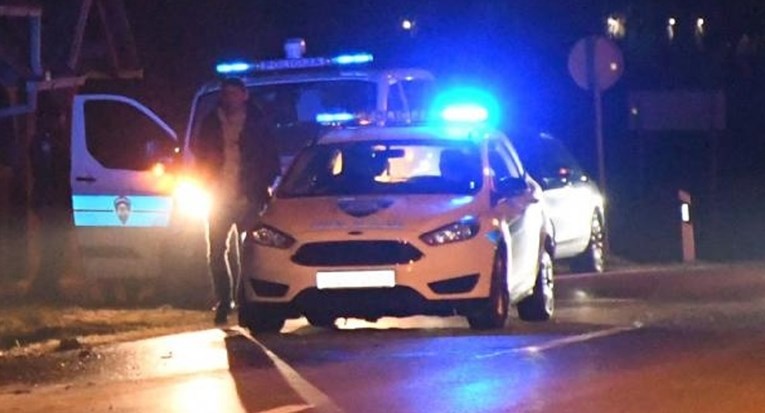 18-godišnjak pao s motora u Makarskoj, liječnici mu se bore za život