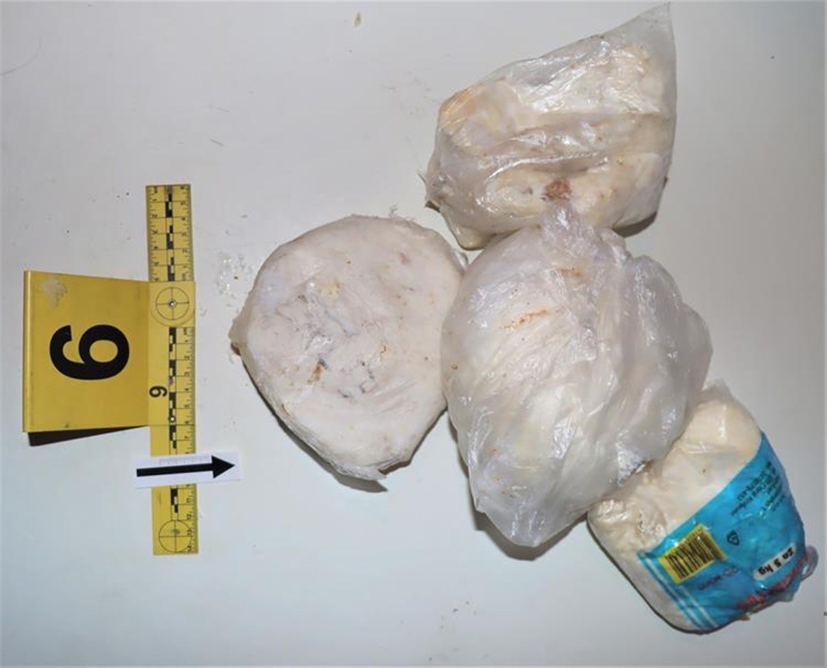 Riječkom dileru policija upala u stan. Pronašli mu 6 kilograma droge, prisilno uhićen