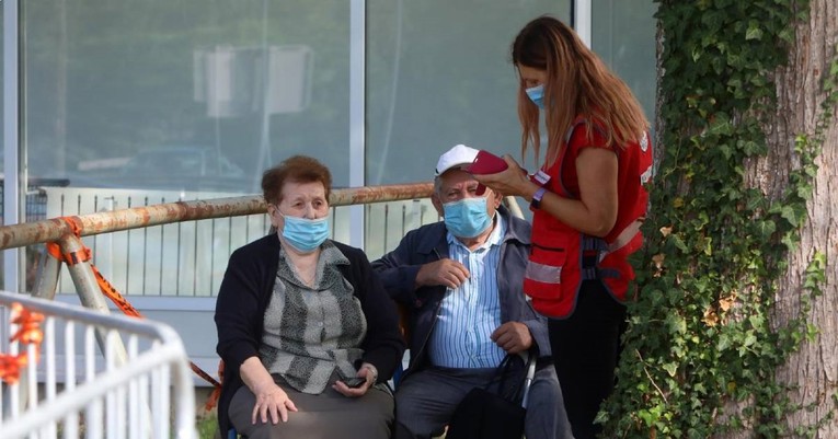 Stožer: Na respiratoru 42 pacijenta, dvoje preminulih