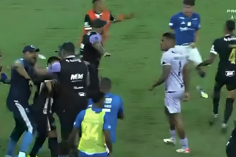 Pogledajte masovnu tučnjavu u brazilskom finalu. Sudac dao 23 crvena kartona