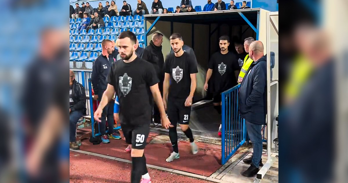 VIDEO Vukovarci izašli na teren u majicama s likom Blage Zadre