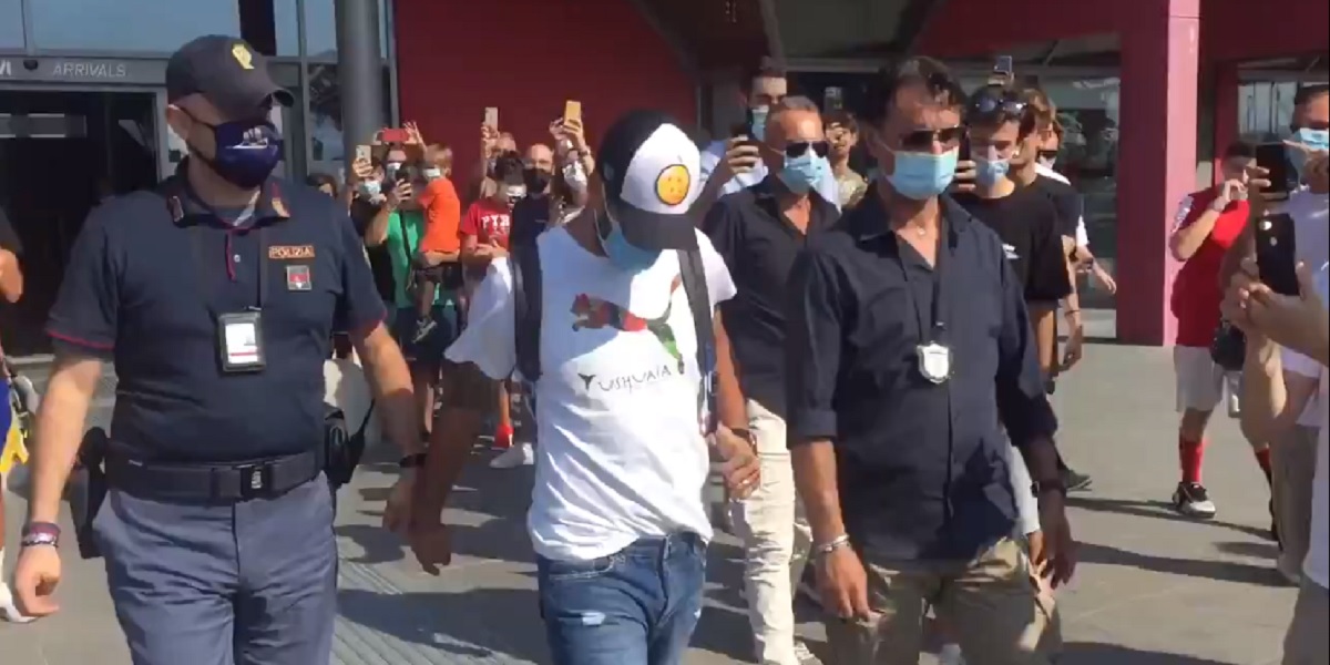 Suarez na fakultetu polaže talijanski, studenti mu dobacuju: "Čeka te Chiellini!"