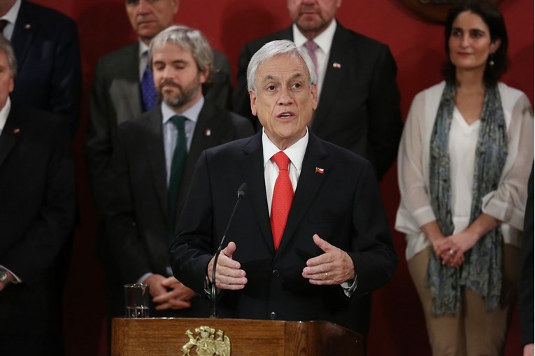 Čileanski predsjednik smijenio osam ministara, tako planira smiriti prosvjede