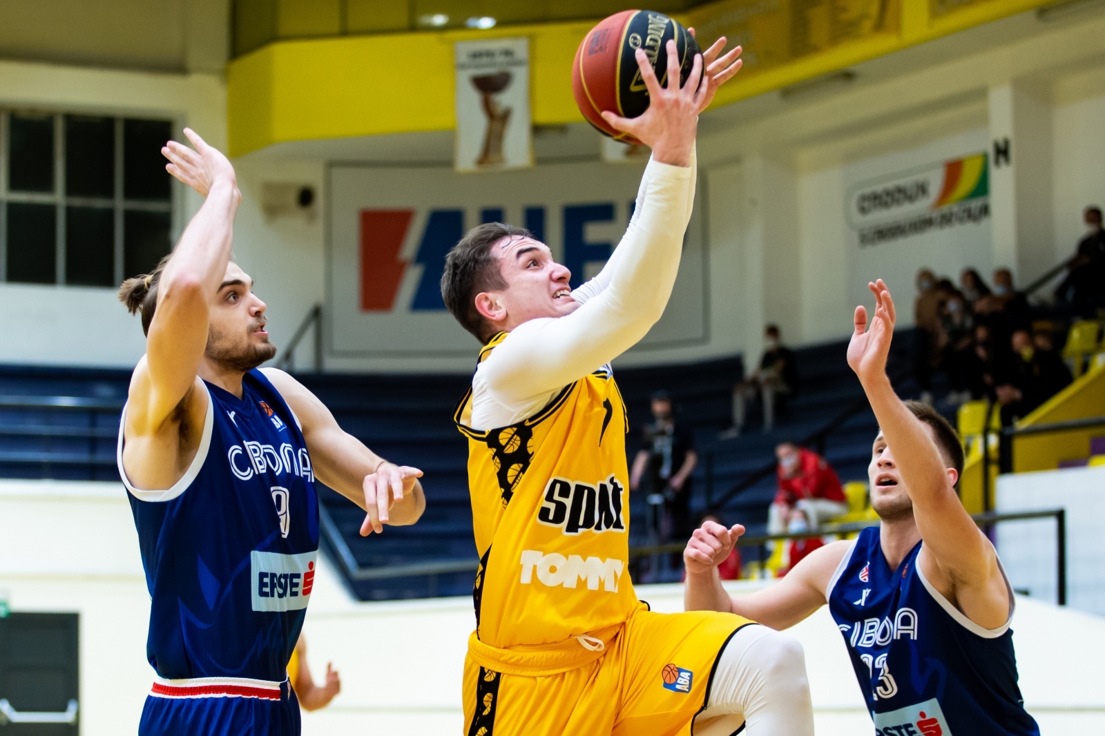 SPLIT - CIBONA 77:74 Split gubio 19 razlike od Cibone pa pobijedio